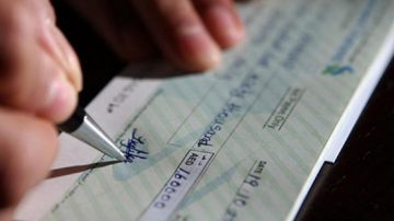 El rechazo de cheques volvió a niveles registrados en pandemia