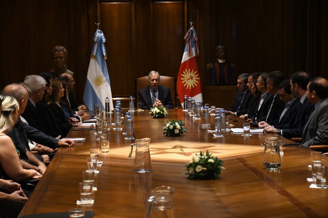 Elías Suárez encabezó la reunión preparatoria para la puesta en marcha del Consejo Económico y Social