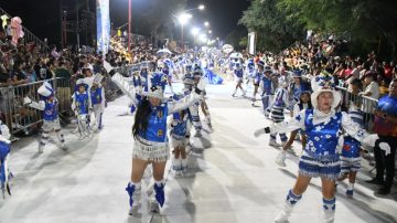 Multitudinario regreso: los corsos 2026 brillaron ante miles de santiagueños