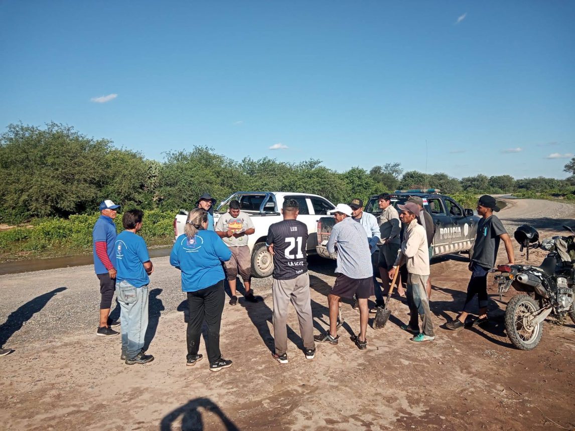 “Vamos a seguir acompañando a las familias afectadas por el temporal”, afirmó Suárez mientras continúa el monitoreo del río Dulce