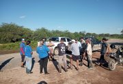 “Vamos a seguir acompañando a las familias afectadas por el temporal”, afirmó Suárez mientras continúa el monitoreo del río Dulce