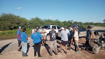 “Vamos a seguir acompañando a las familias afectadas por el temporal”, afirmó Suárez mientras continúa el monitoreo del río Dulce