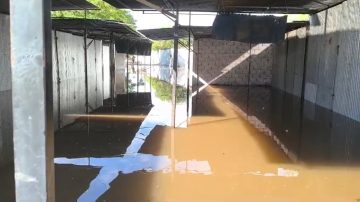 VIDEO | Alerta roja en el Dique Frontal: el caudal de ingreso supera los 2.100 m³/s y evacúan la feria