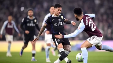 Enzo brilló con una asistencia y Chelsea goleó al Aston Villa del Dibu