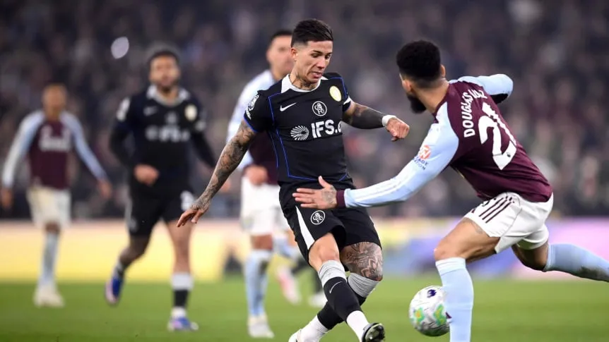 Enzo brilló con una asistencia y Chelsea goleó al Aston Villa del Dibu