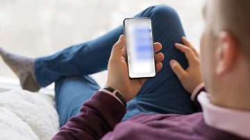 Frías: publicó fotos íntimas en el grupo equivocado y fue desplazado de su trabajo