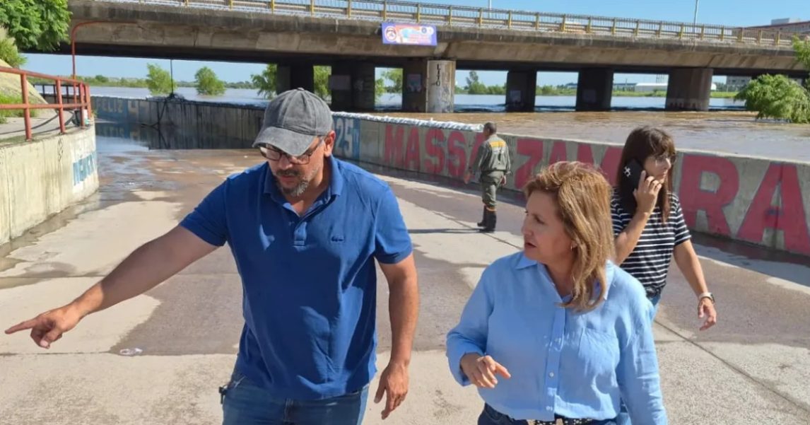 Fuentes supervisó trabajos de refuerzo en la costanera ante la crecida del río Dulce