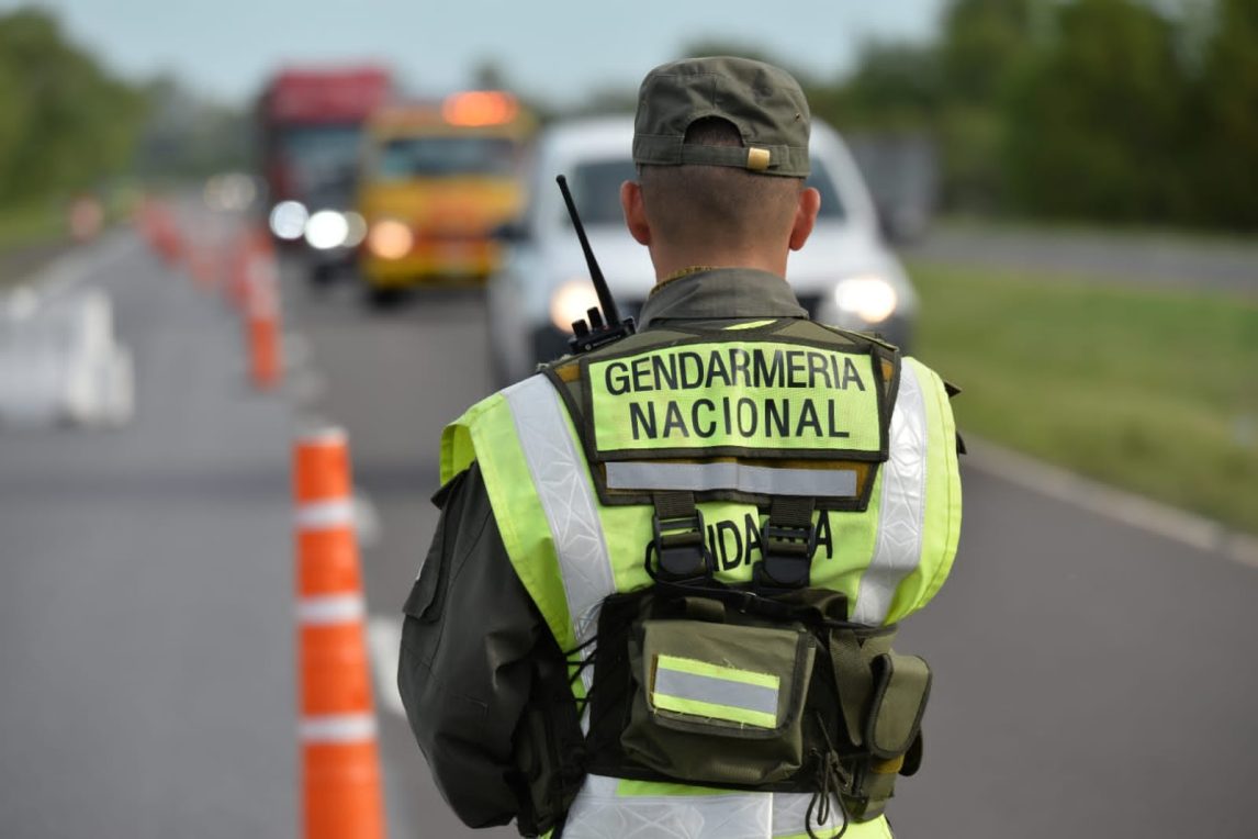 Tres gendarmes, procesados por extorsión: exigieron $80.000 a una familia en un falso control