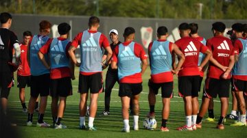 EN VIVO: tras la salida de Gallardo, River se mide ante el puntero Independiente en Mendoza