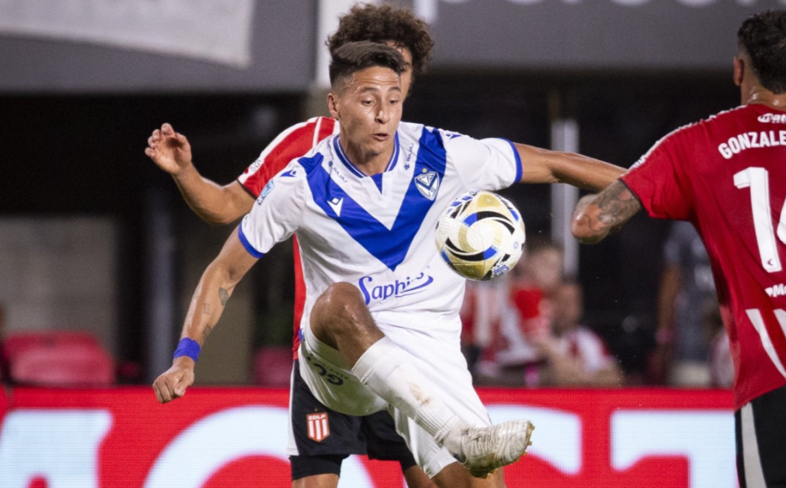 Vélez le ganó a Estudiantes en La Plata y manda en soledad en la zona A