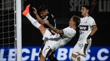 Deportivo Riestra y Platense empataron sin goles por la figura de Nacho Arce