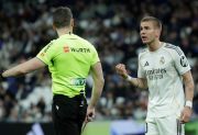 Franco Mastantuono se fue expulsado y silbado del Bernabéu en la derrota del Real Madrid