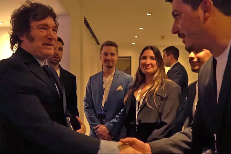 Borradores, millones y mensajes borrados: el “acuerdo secreto” que complica a Milei en el caso $LIBRA