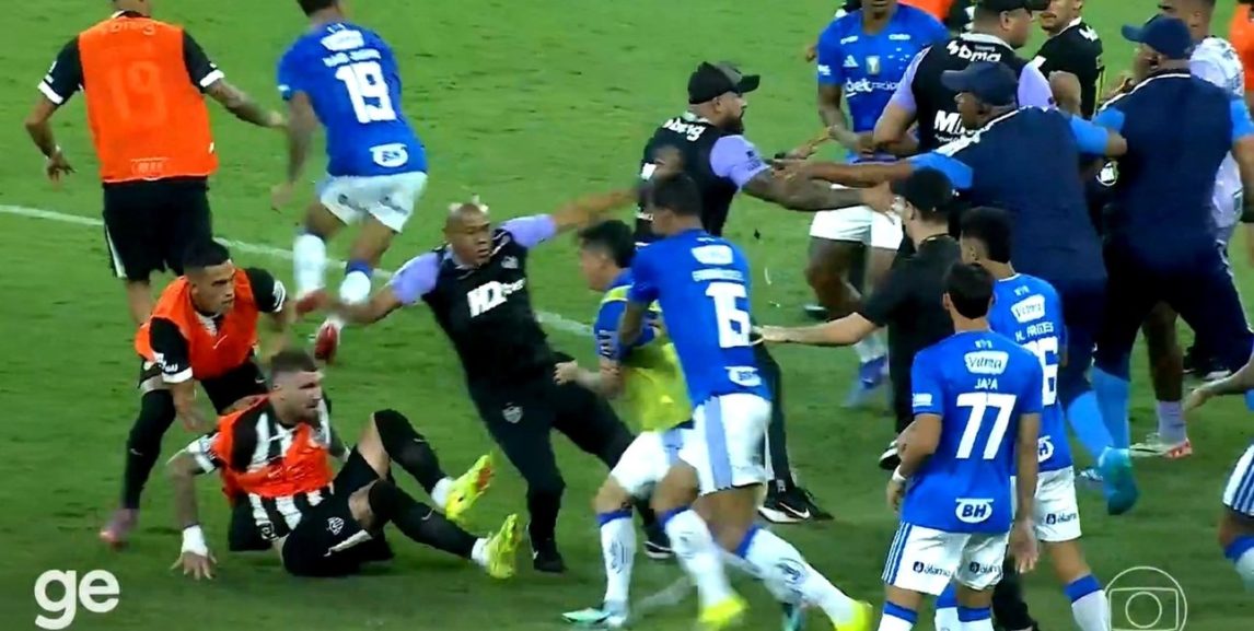 Video: tremenda pelea campal en el clásico Cruzeiro-Atlético Mineiro por la final estadual
