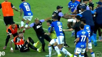 Video: tremenda pelea campal en el clásico Cruzeiro-Atlético Mineiro por la final estadual
