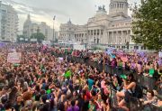 8M: masiva marcha en el Congreso a Plaza de Mayo con reclamos contra el ajuste y la violencia de género