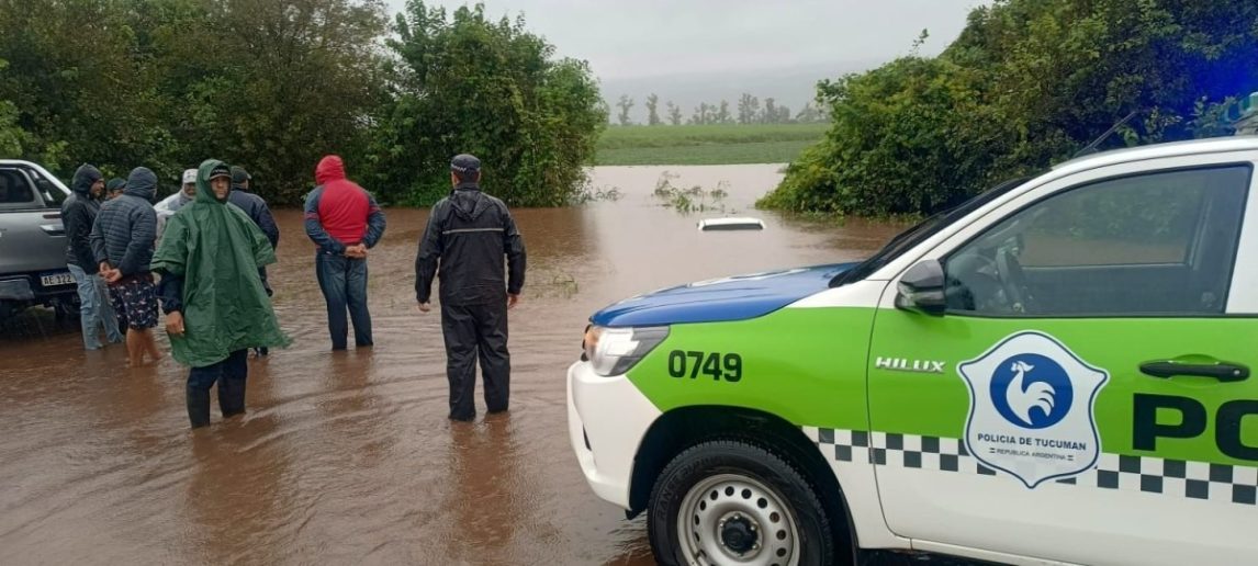 Tucumán suspendió las clases en toda la provincia por el temporal y las inundaciones