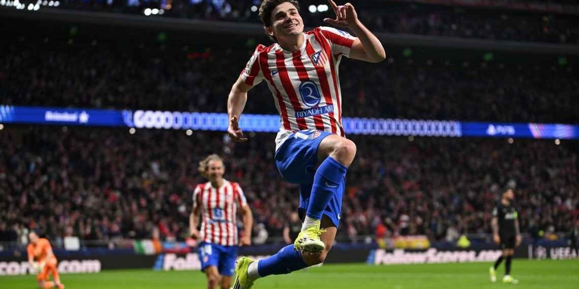 Julián Álvarez marcó un doblete en la goleada del Atlético Madrid frente al Tottenham