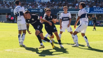 Independiente de Rivadavia le ganó sobre el final a Gimnasia y se subió a la punta de la zona B