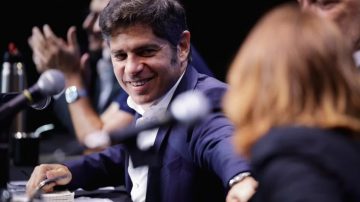 Axel Kicillof apuntó contra el presidente: “El programa de Milei es un corso a contramano”