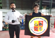 El friense Simón Ramírez debutó en el ring con un triunfo unánime en Santiago