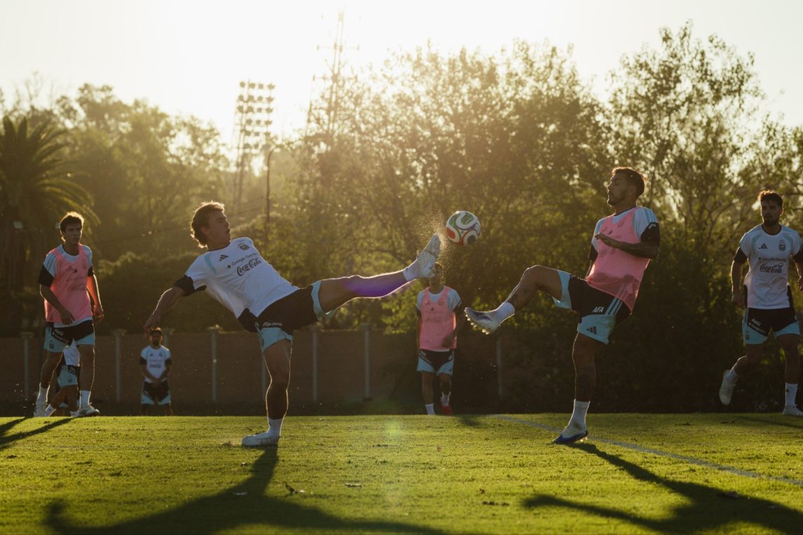 La Selección Argentina tuvo su primera práctica con plantel completo