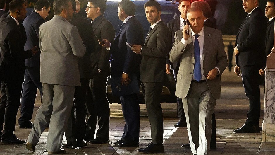 Nación envió 47 mil millones a los gobernadores aliados, pero sólo en coparticipación les debe más de 800 mil millones de enero y febrero