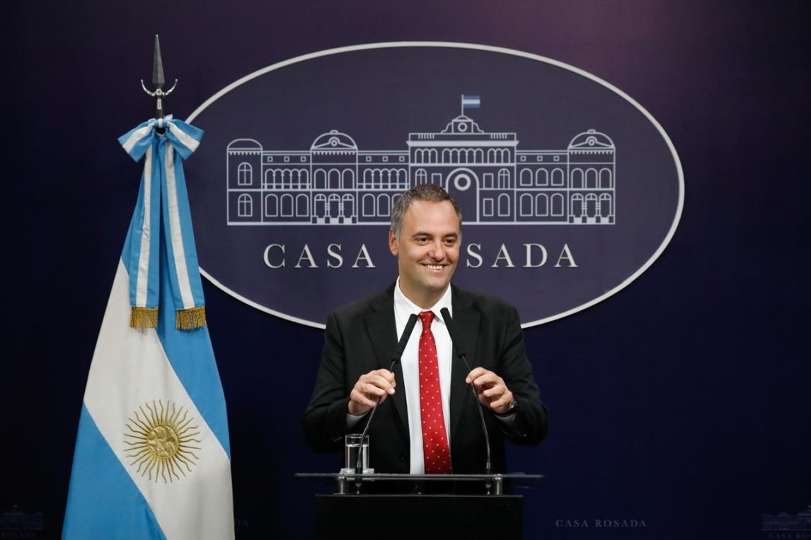 Manuel Adorni se defendió en su vuelta a las conferencias de prensa: “No tengo nada que esconder”