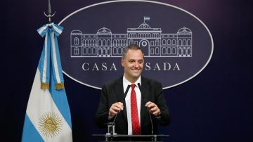 Manuel Adorni se defendió en su vuelta a las conferencias de prensa: “No tengo nada que esconder”