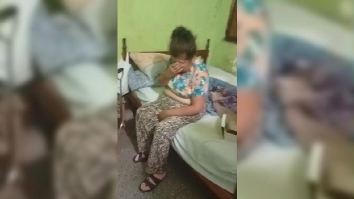 BRUTAL VIDEO. Denuncian ataque a una mujer en el barrio Los Naranjos