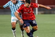 El “Kun” Agüero sufrió una grave lesión en un partido de la Senior de Independiente y tendrán que operarlo
