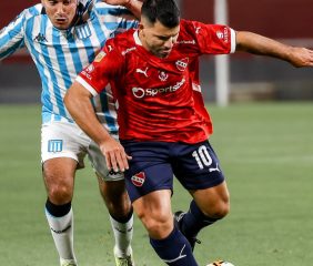 El “Kun” Agüero sufrió una grave lesión en un partido de la Senior de Independiente y tendrán que operarlo