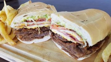 ¿Dónde preparan el mejor sánguche de milanesa de Santiago? Salimos a la calle y hubo veredicto
