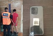 B° Centro: adolescente le arrebató el celular a una mujer y fue demorado