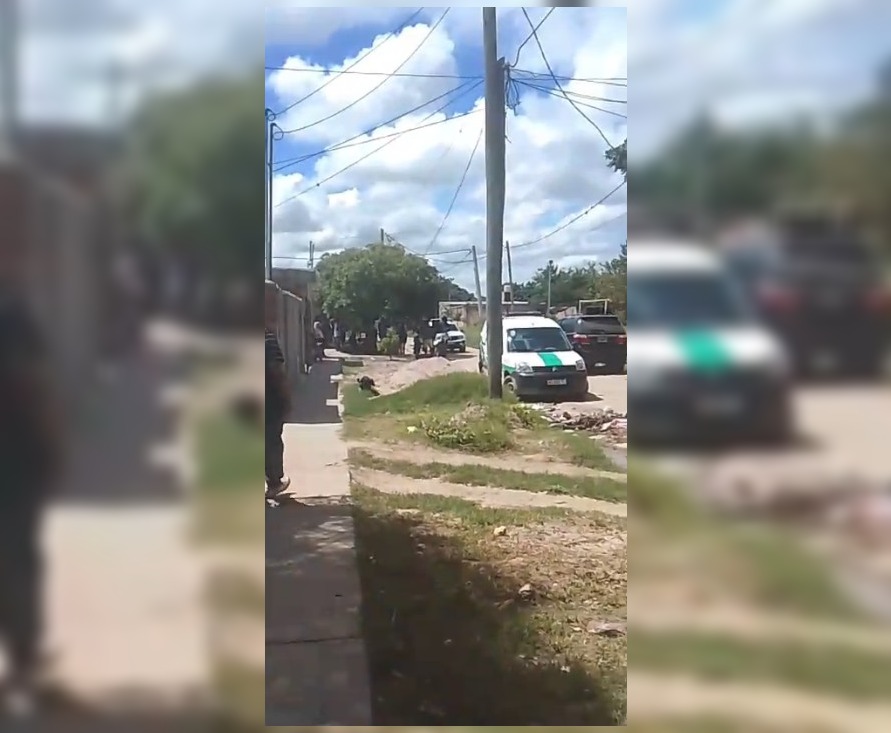 Tensión en el Ampliación 25 de Mayo en La Banda: vecinos denuncian usurpación en “la canchita” del barrio