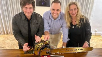 ¿Milei le suelta la mano a Adorni? Publicó un enigmático mensaje en medio de la fuerte interna por los viajes del Jefe de Gabinete