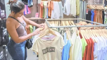 El consumo volvió a caer en febrero y no da señales de repunte