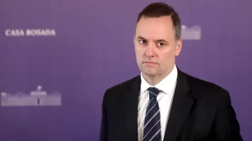 Caso Adorni: suspenden conferencia de prensa y citan a declarar a la escribana por la compra del departamento en Caballito