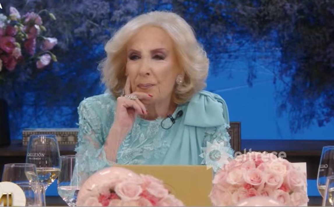 “¿Estoy para el Guinness?”: la reacción de Mirtha ante la propuesta de una invitada de la mesaza