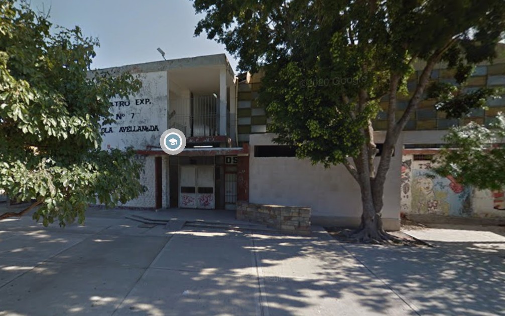 Docente se atrincheró en el baño de la escuela Nicolás Avellaneda y la tuvo que sacar la policía