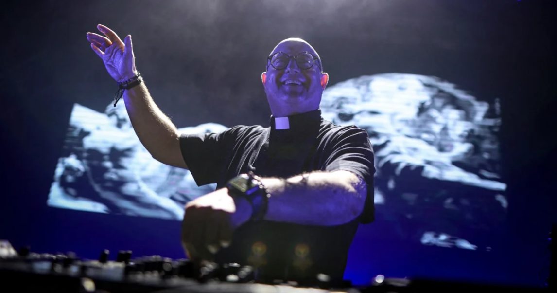 Viralizan al cura dj que homenajeará al Papa Francisco con música techno