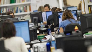 Milei ofrece retiro voluntario a empleados de ANSES con restricciones y tope de pago