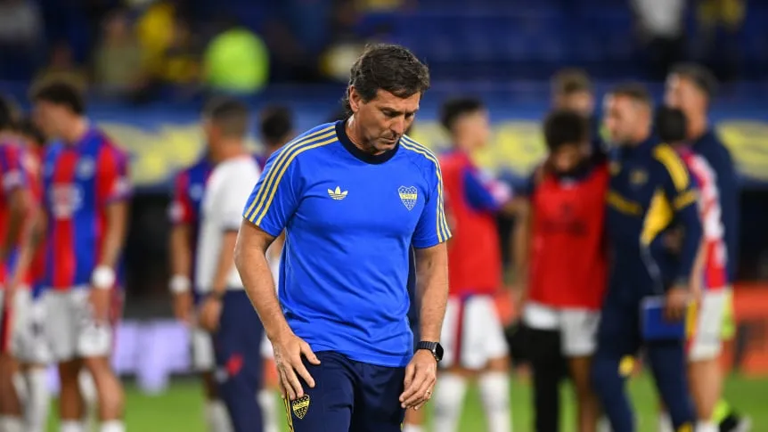 “Andate, bobo”: silbidos y bronca contra Úbeda en La Bombonera