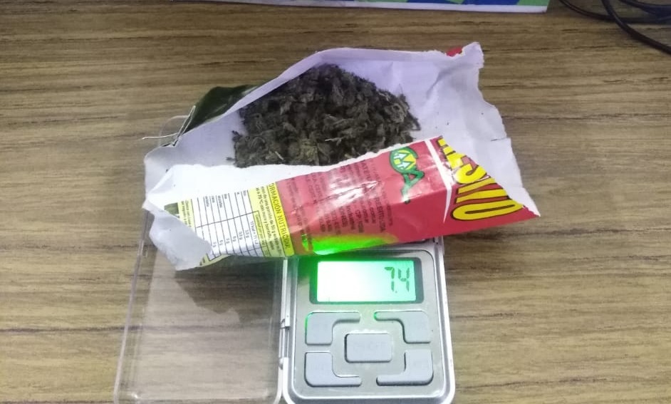 Quisieron pasar drogas en un paquete de yerba en la Alcaidía de Varones y las descubrieron