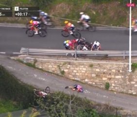 Dura caída de Silvestri en pleno descenso y traslado de urgencia