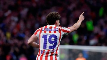 El Atlético de Madrid empató ante Arsenal con un gol de Julián Álvarez