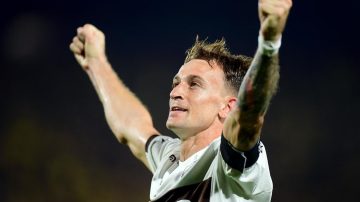 Platense hizo historia: cortó el invicto de Peñarol y ganó en la Libertadores