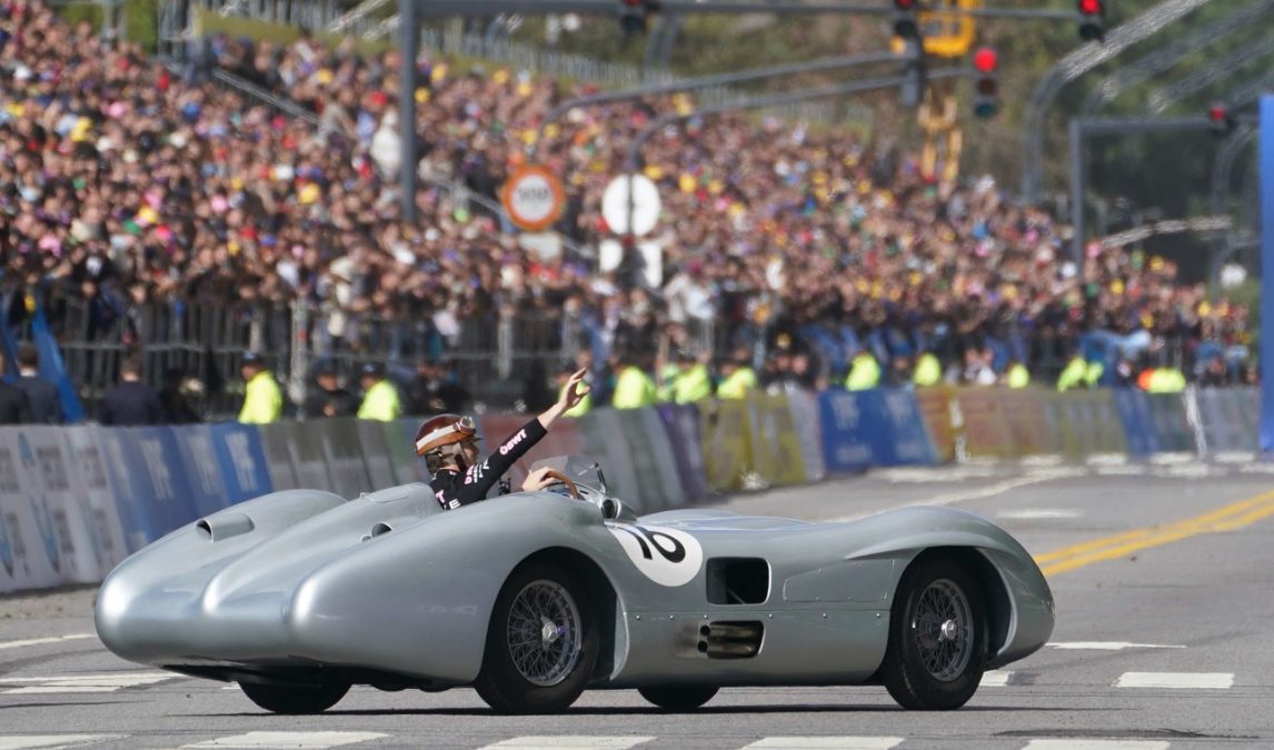 Franco Colapinto hizo vibrar Buenos Aires con otra vuelta en el histórico Flecha de Plata