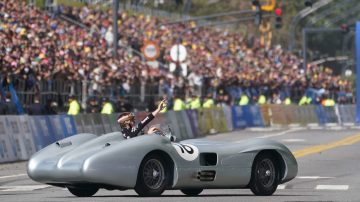 Franco Colapinto hizo vibrar Buenos Aires con otra vuelta en el histórico Flecha de Plata