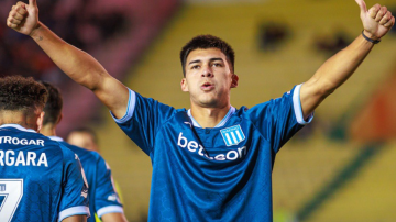 Racing se hizo fuerte en la altura y arrancó con triunfo